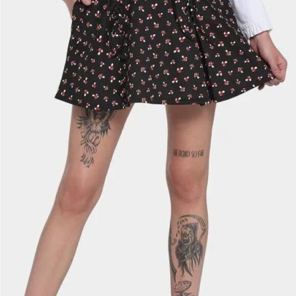 hot topic mushroom 
  Print Black tire up skater  Skirt - Picture 8 of 8